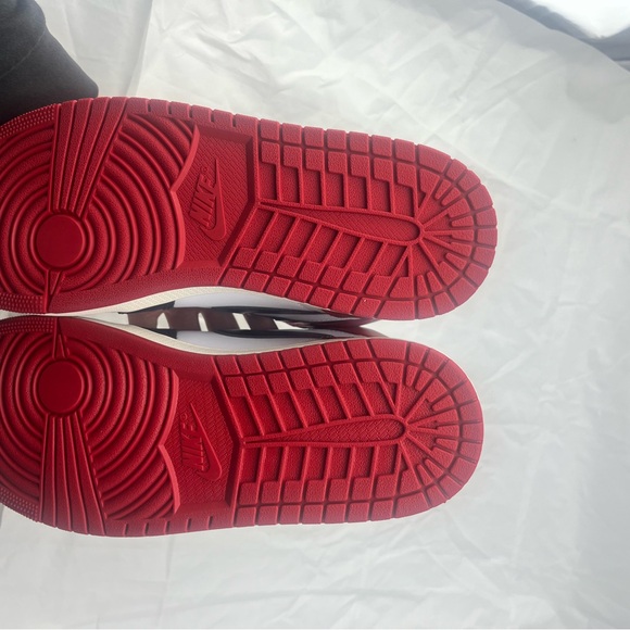 Air Jordan 1 Blacktoe DS Size 12 (2025) - Picture 6 of 7